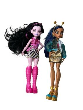Monster High Draculaura & Cleo De Nile Fashion Dolls Lot Mattel 2021